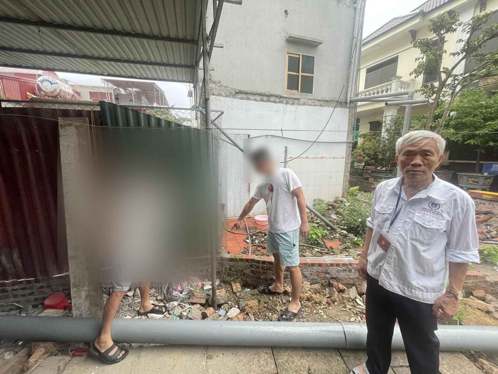 Kiểm tra và ghi nhận chi tiết tại hiện trường