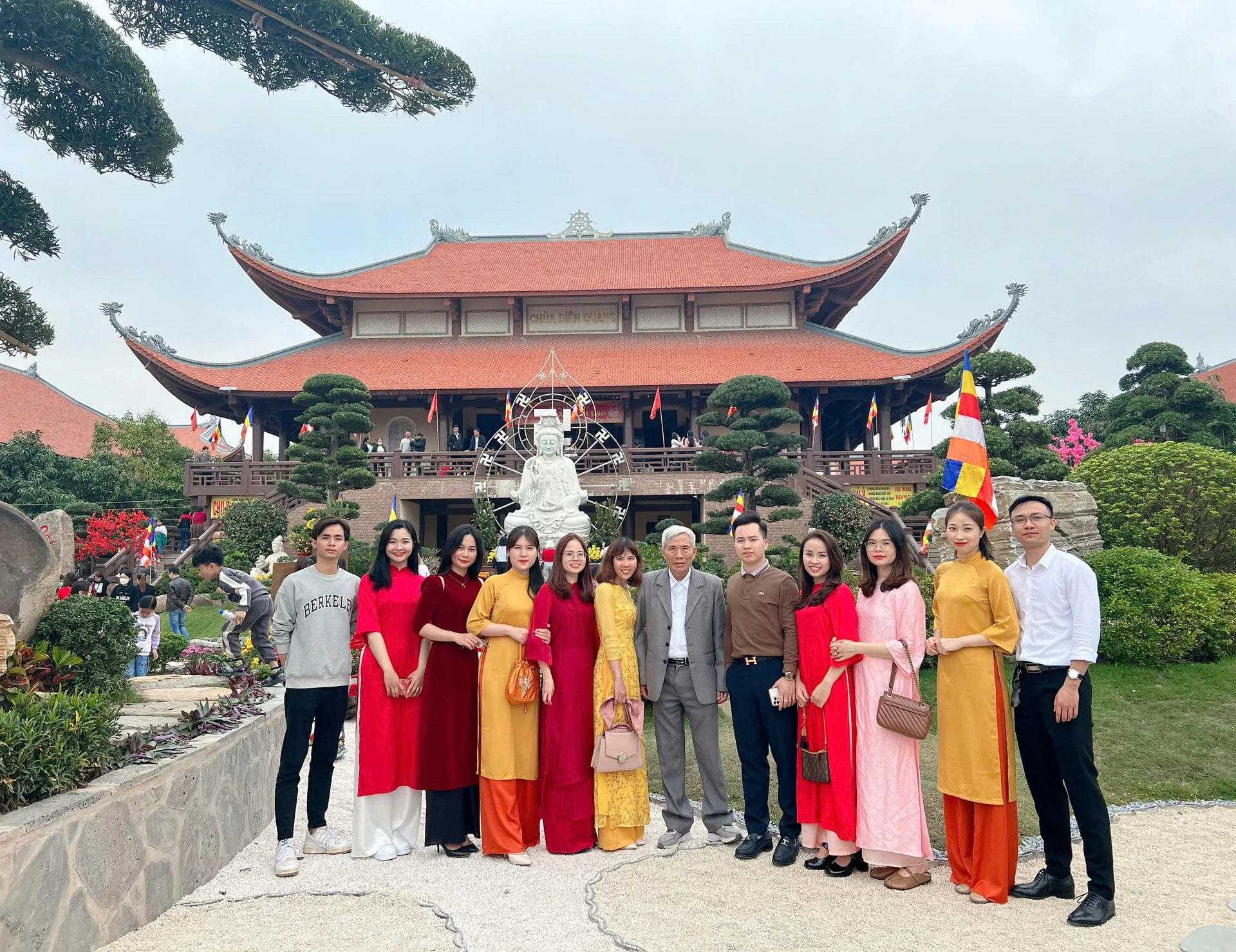 Tập thể đội ngũ Văn phòng